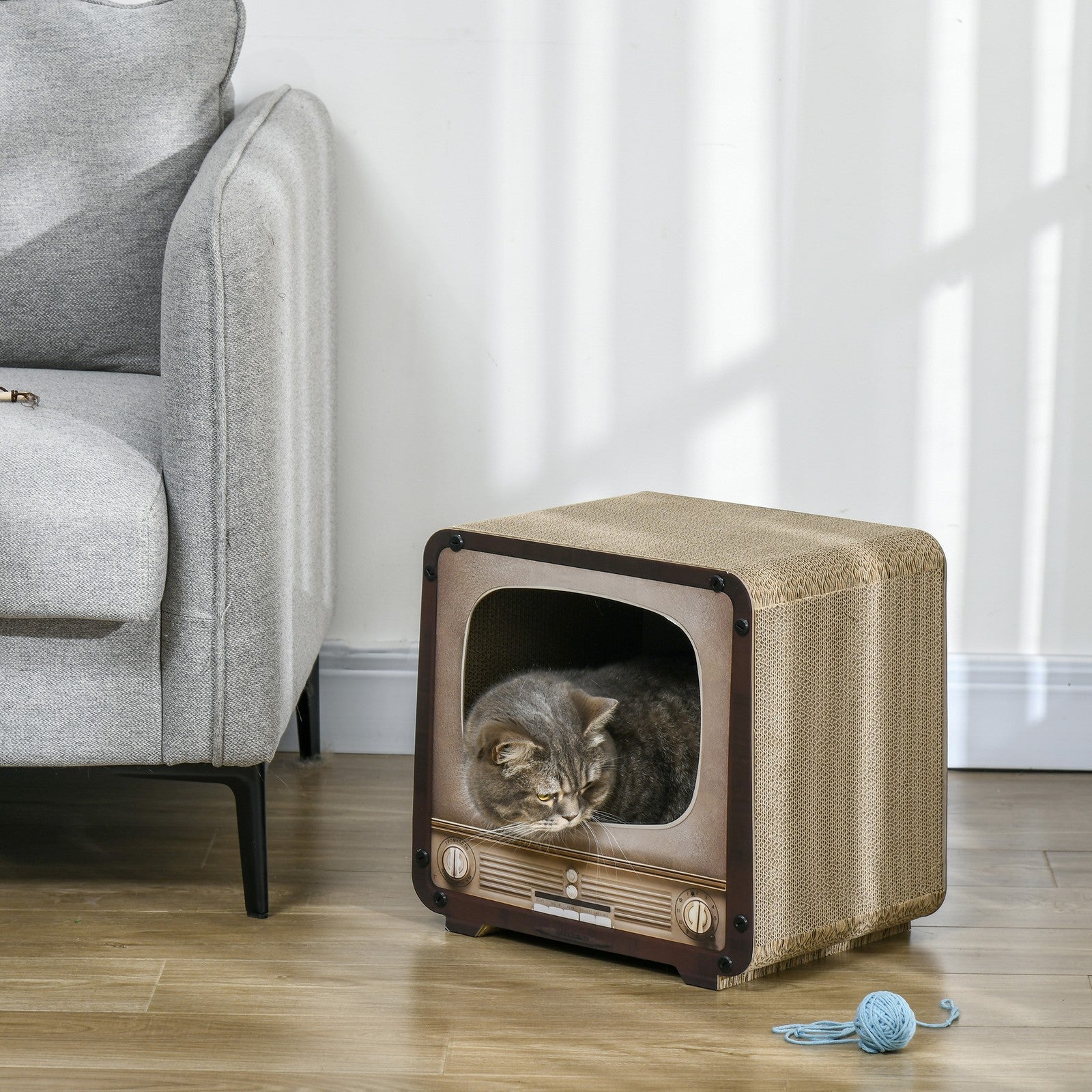 Charming Vintage TV Cat House & Scratcher: 2-In-1 Fun with Catnip for Your Feline Friend!